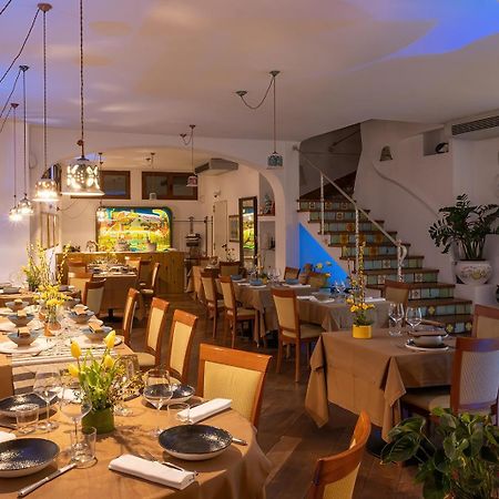 Hotel Su Barchile Орозей Екстер'єр фото