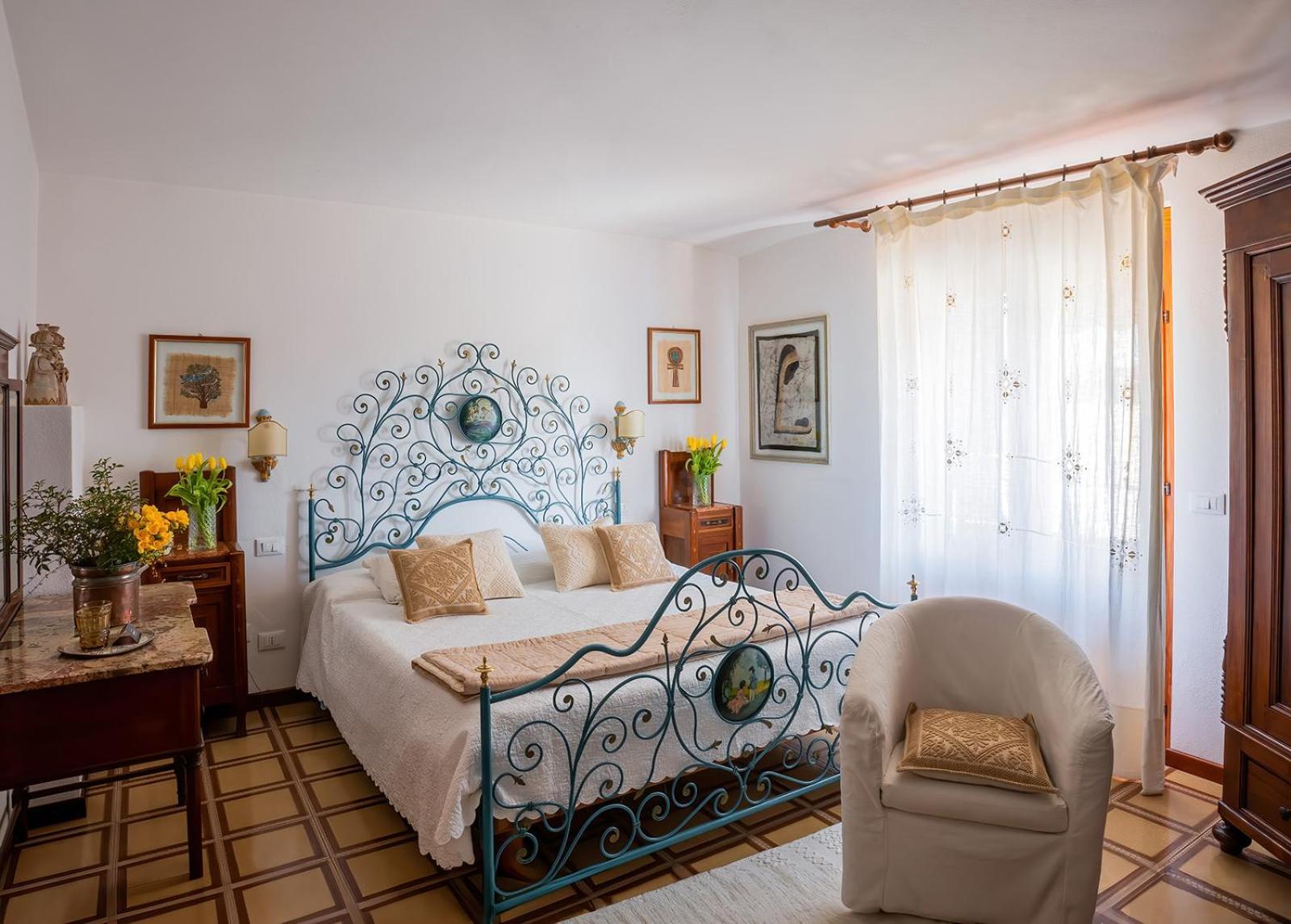 Hotel Su Barchile Орозей Екстер'єр фото
